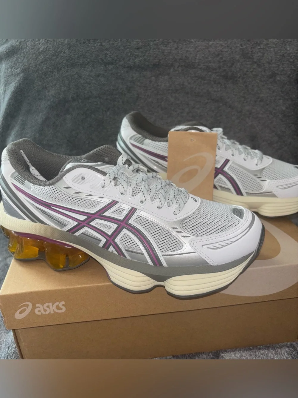 6.5 Women’s / 5 Men’s - ASICS Gel-Kinetic Fluent White/Truffle Grey NWT